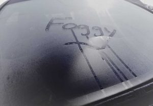 how to stop car windows from fogging up in winter